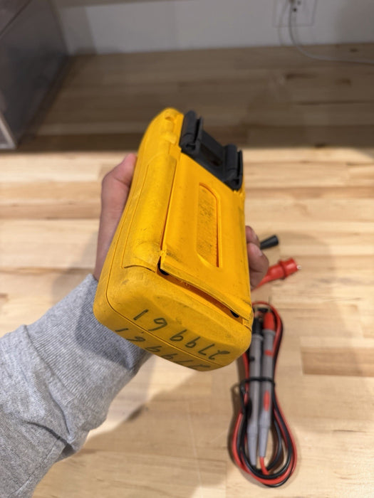FLUKE 187 TRUE RMS MULTIMETER W/ LEADS (TESTED) SHIPS FAST