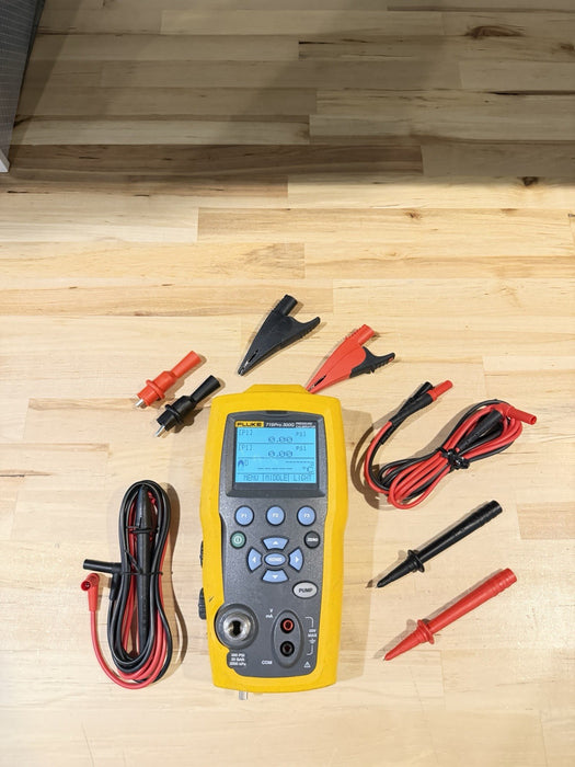 FLUKE 719 PRO 300G ELECTRIC PRESSURE CALIBRATOR W/ ACCESSORIES (SHIPS FREE)