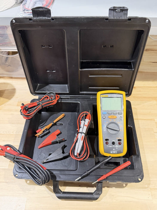 FLUKE 1507 INSULATION MULTIMETER WITH LEADS & CLIPS
