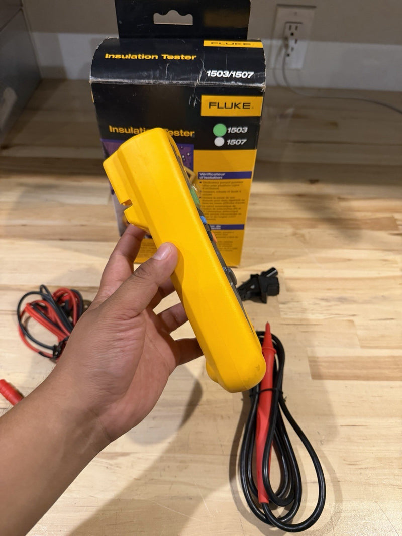 FLUKE 1503 INSULATION TESTER WITH ACCESSORIES