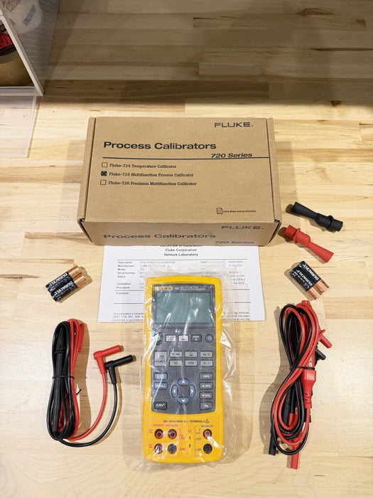 FLUKE 725 MULTIFUNCTION PROCESS CALIBRATOR NEW