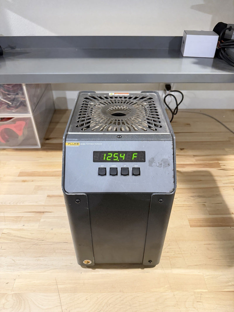 FLUKE 9150 PORTABLE FURNACE WITH CHARGER TESTED