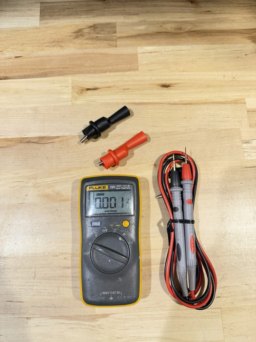 FLUKE 101 600VCAT III MULTIMETER W/ LEADS & CLIPS - SHIPS FAST