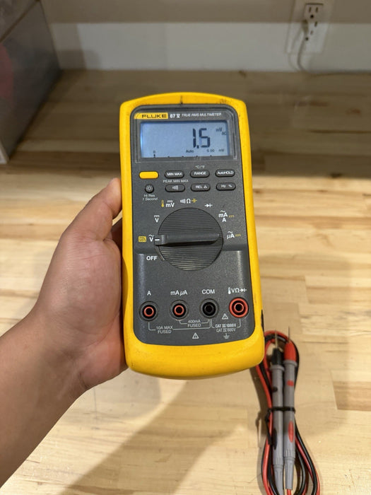 FLUKE 87V TRUE RMS MULTIMETER W/ LEADS (TESTED) SHIPS FAST