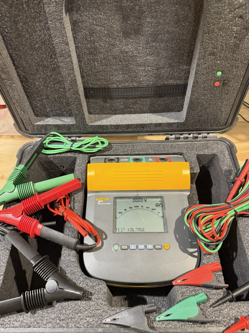 FLUKE 1550C 5KV INSULATION TESTER W LEADS & CASE - FREE SHIPPING