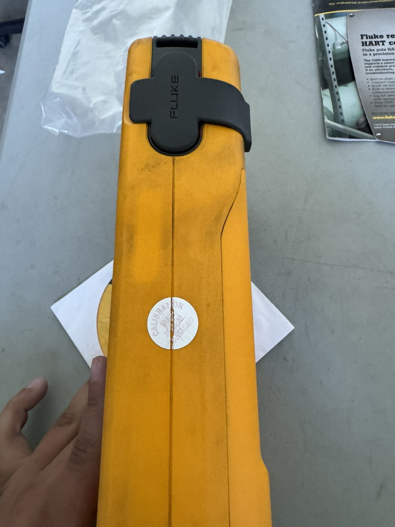 FLUKE 754 DOCUMENTING PROCESS CALIBRATOR WITH HART COMMUNICATION