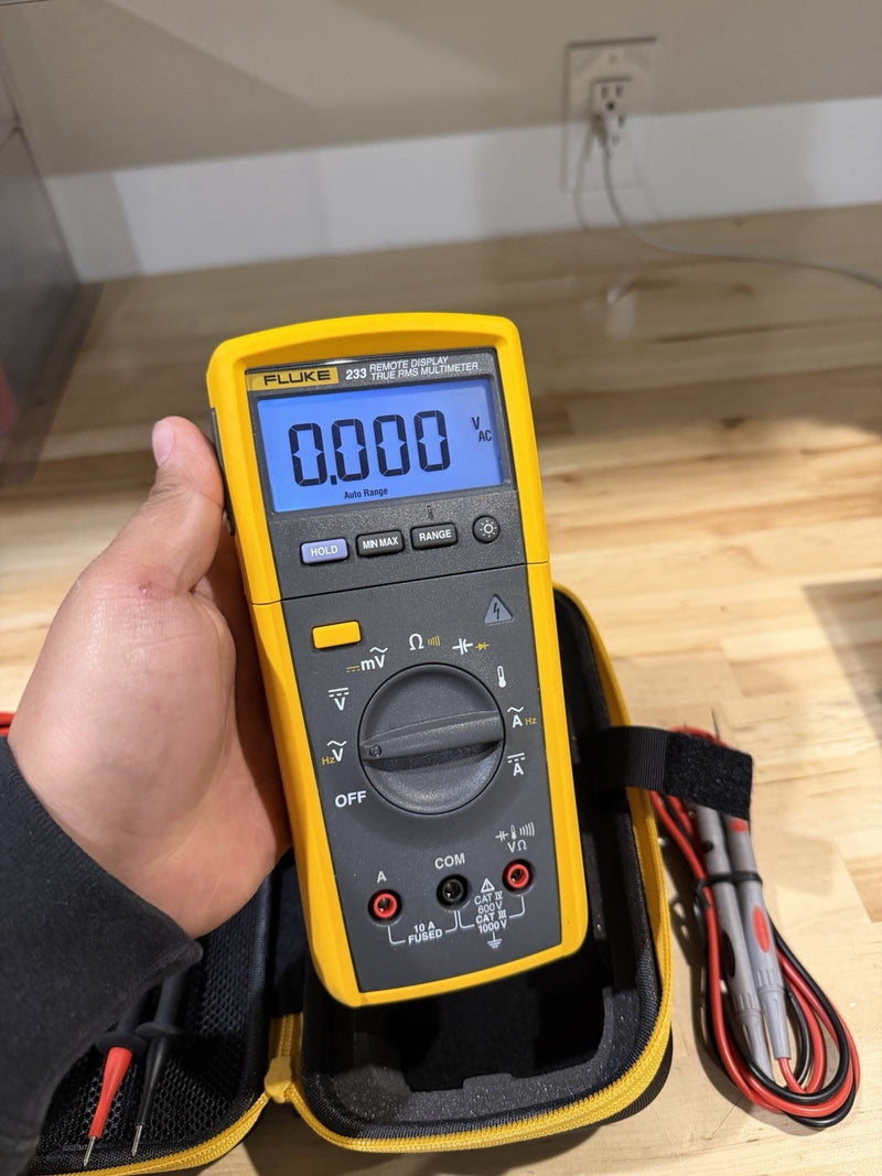 FLUKE 233 KIT REMOTE DISPLAY AUTOMOTIVE DIGITAL MULTIMETER