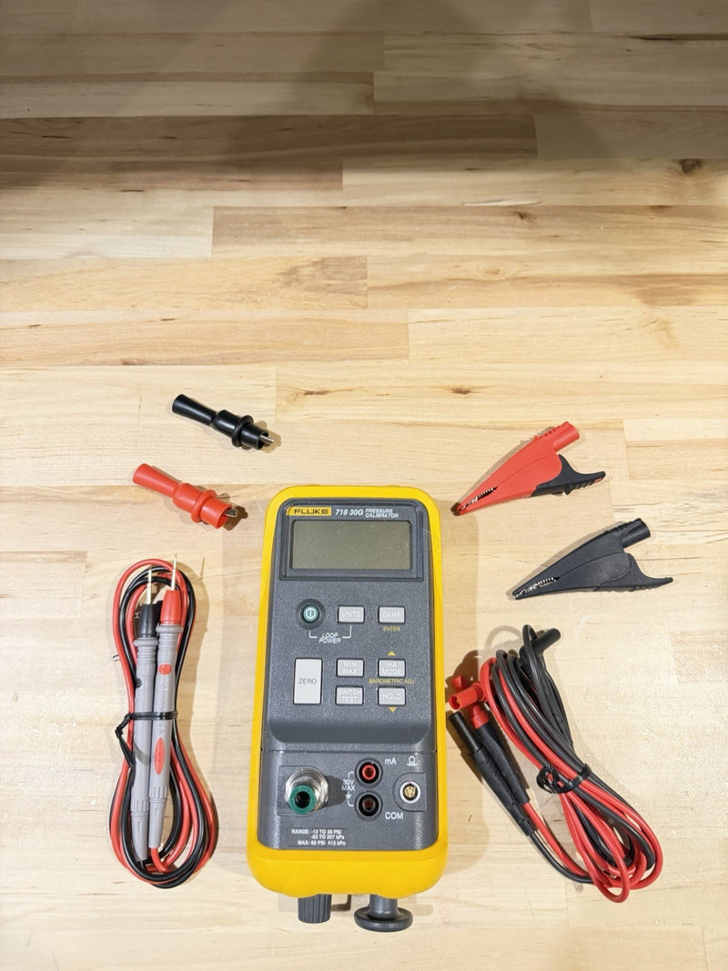 FLUKE 718 30G PRESSURE CALIBRATOR WITH LEADS & BAG PERFECT CONDITION