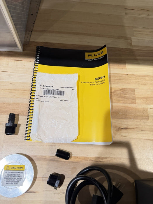 FLUKE 6102 MICRO-BATH 35Â°C TO 200Â°C WITH ACCESSORIES TESTED