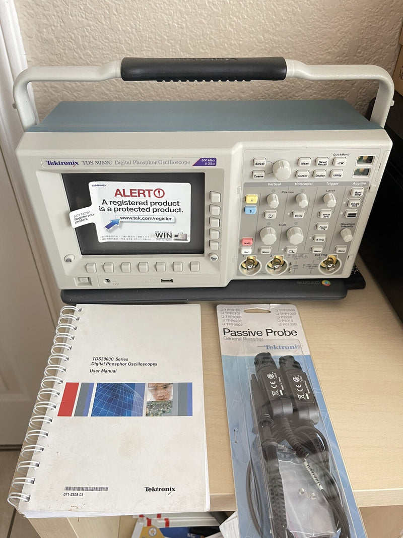 TEKTRONIX TDS 3052C DIGITAL PHOSPHOR OSCILLOSCOPE 500MHZ 2CH