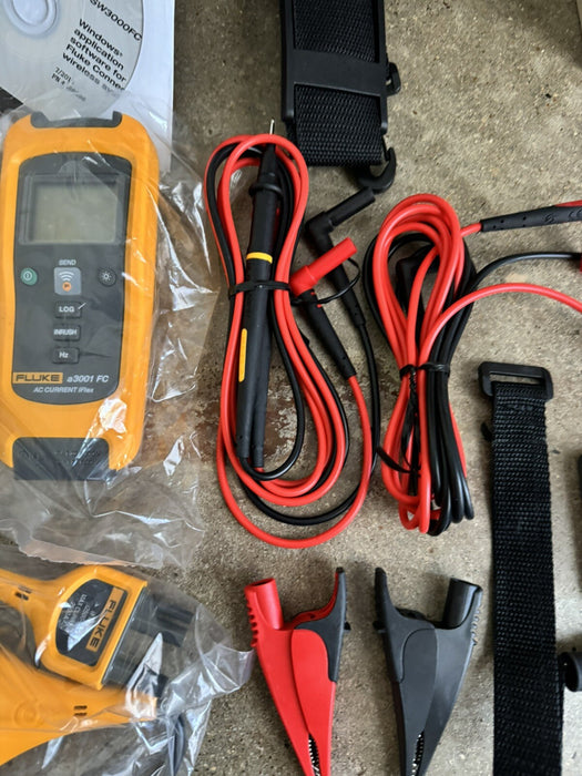 FLUKE 3000 FC IND WIRELESS TRUE RMS DIGITAL MULTIMETER INDUSTRIAL KIT NEW