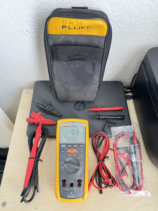 FLUKE 1507 INSULATION MULTIMETER WITH LEADS & BAG