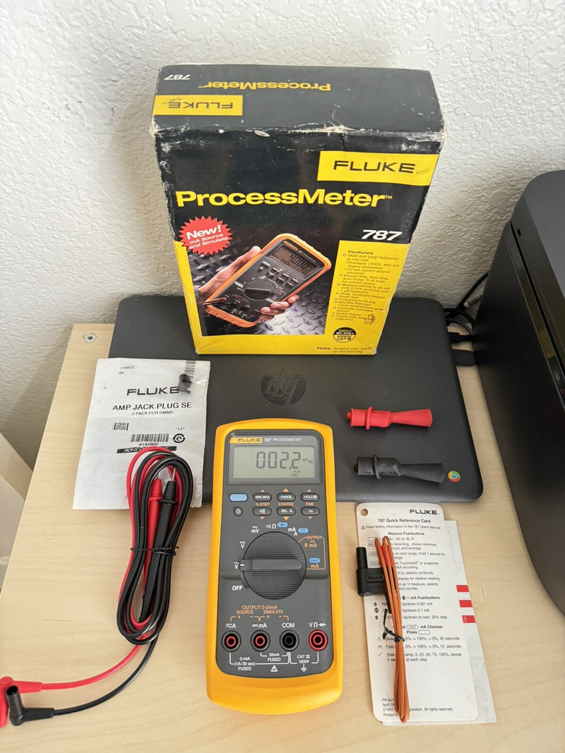 FLUKE 787 PROCESSMETER WITH BOX MANUALS & LEADS