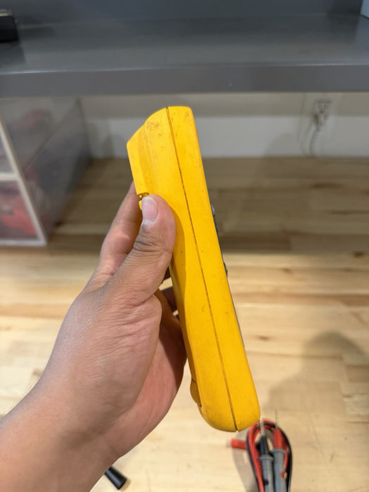 FLUKE 179 MULTIMETER WITH LEADS & CLIPS