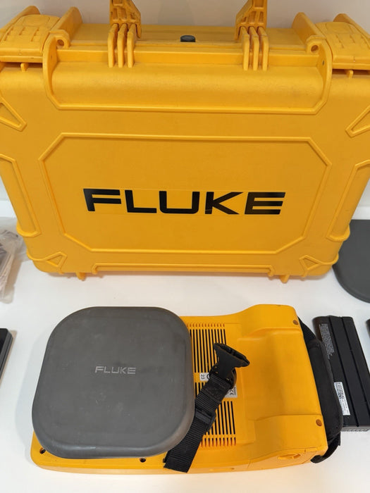 FLUKE II910 ACOUSTIC IMAGER WITH ACCESSORIES TESTED