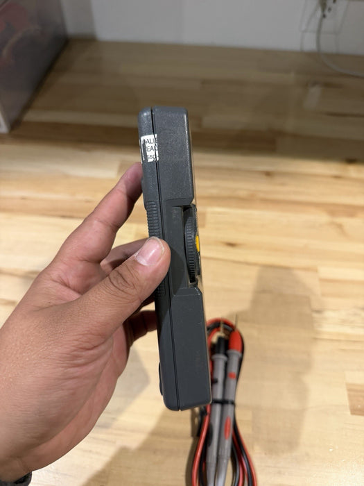 FLUKE 70 II MULTIMETER W/ LEADS (TESTED) SHIPS FAST