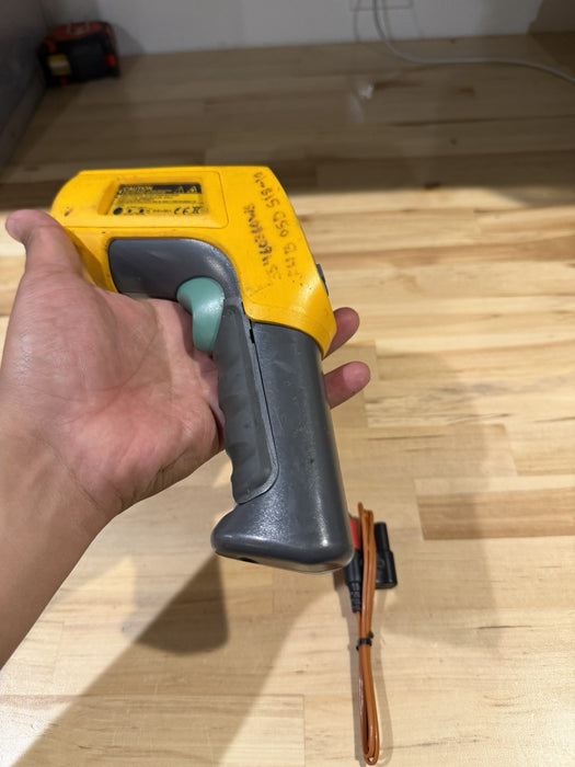 FLUKE 568 IR THERMOMETER WITH PROBE TESTED