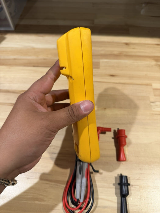 FLUKE 179 TRUE RMS MULTIMETER WITH LEAD SET TESTED