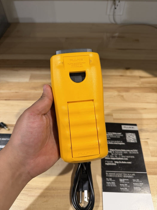 FLUKE 1523 REFERENCE THERMOMETER (CALIBRATED 2026) FREE SHIPPING /TESTED