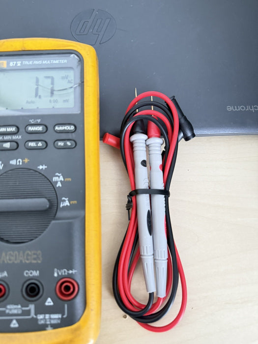 FLUKE 87V TRUE RMS MULTIMETER W /LEADS - SHIPS FAST