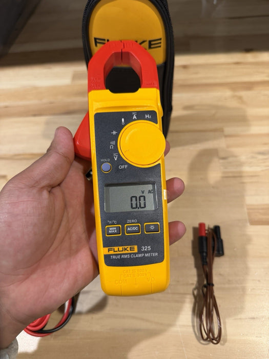 FLUKE 325 TRUE RMS CLAMP METER (NEW SEALED) SHIPS FAST - NEW