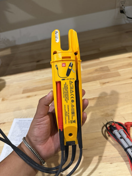 FLUKE T6-1000 PRO ELECTRICAL TESTER FIELDSENSE 1000V AC/DC (NEW SHIPS FAST)