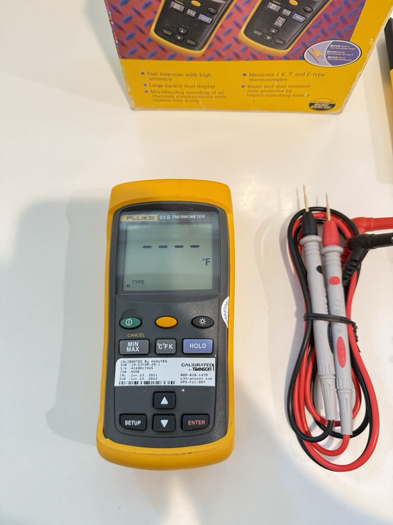 FLUKEE 51 II THERMOCOUPLE THERMOMETER WITH PROBE & LEADS TESTED