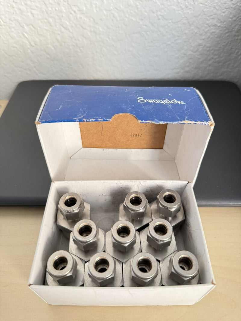SWAGELOK SS-600-1-12W STAINLESS MALE CONNECTOR 3/8IN TUBE X 3/4IN MPW (1) EACH