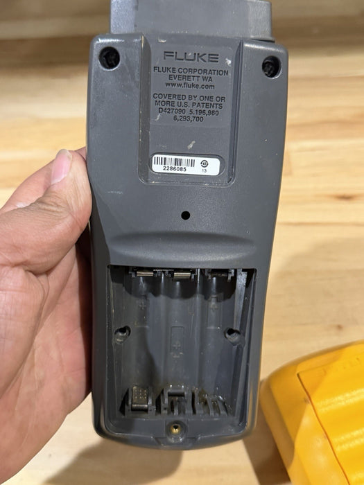 FLUKE 1524 REFERENCE THERMOMETER (PARTS ONLY) FOR PARTS - SHIPS FAST