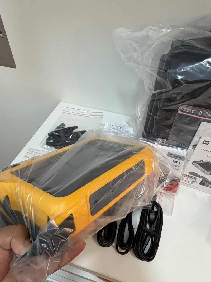 FLUKE 1777 POWER QUALITY ANALYZER CALIBRATED 2027