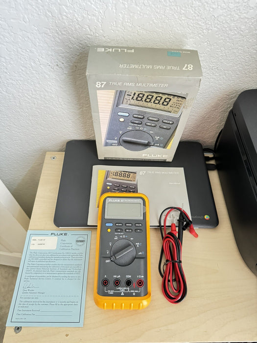FLUKE 87 TRUE RMS MULTIMETER W/BOX & LEADS - FREE SHIPPING (TESTED) NEW SEALED