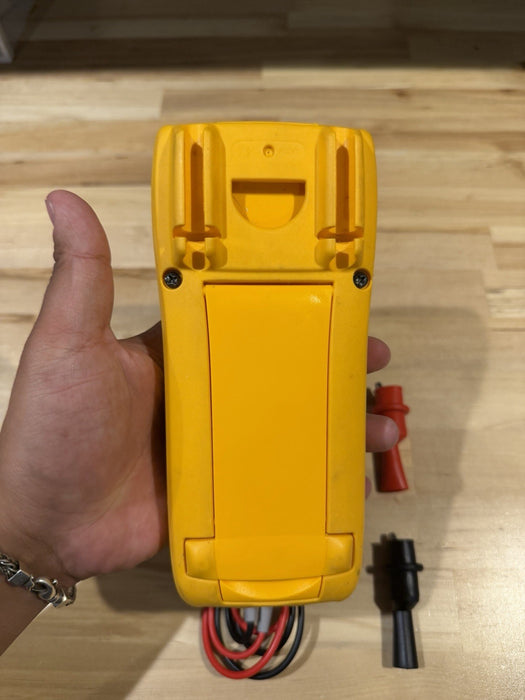FLUKE 179 TRUE RMS MULTIMETER WITH LEAD SET TESTED