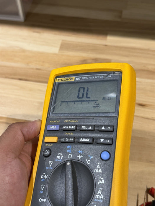 FLUKE 187 TRUE RMS MULTIMETER WITH LEADS TESTED