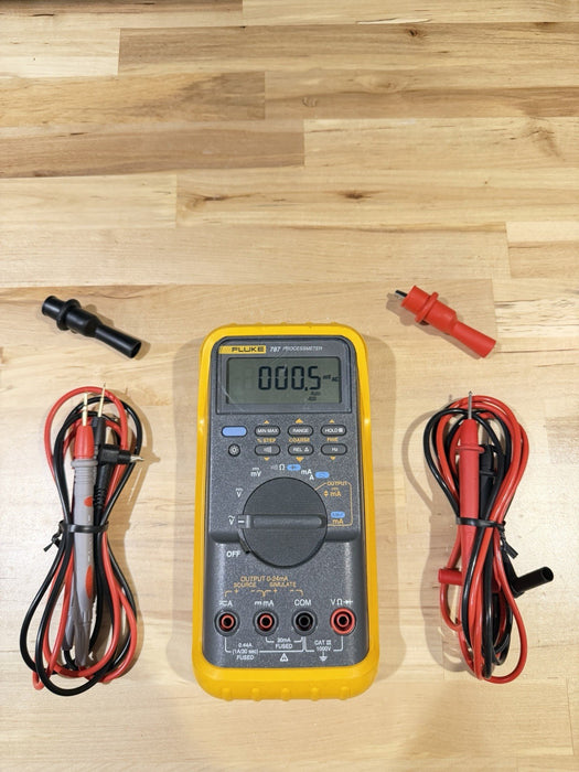 FLUKE 787 PROCESS METER WITH LEADS & CLIPS EXCELLENT CONDITION