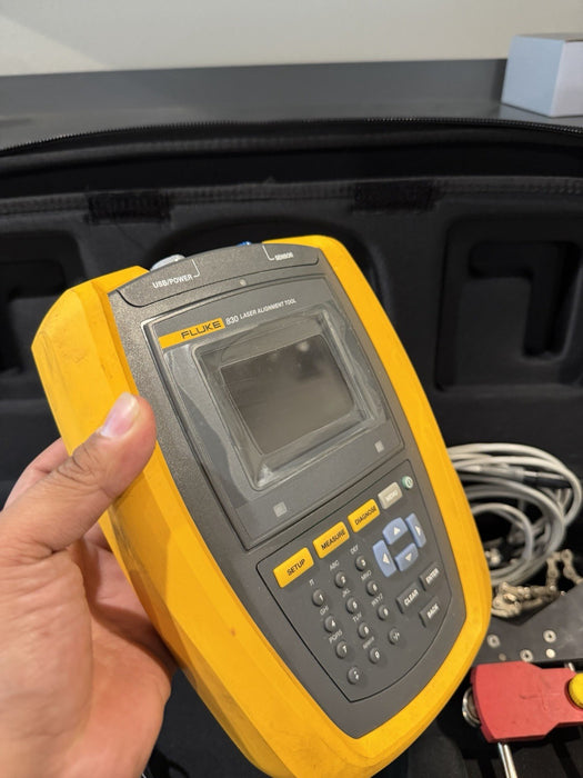 FLUKE 830 LASER ALIGNMENT TOOL WITH ACCESSORIES TESTED