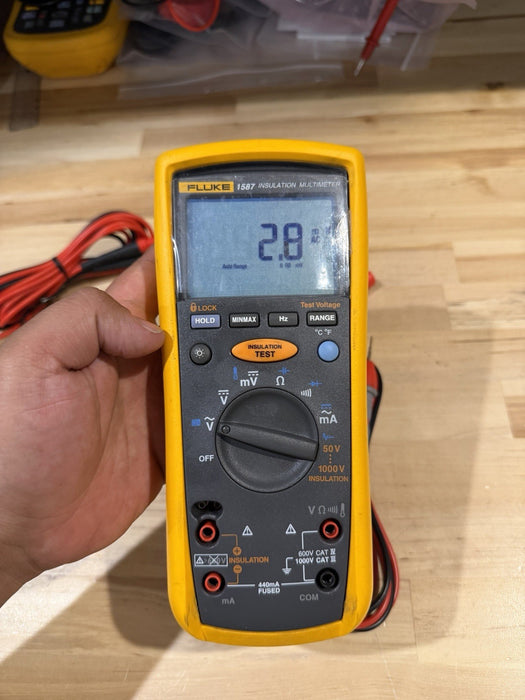 FLUKE 1587 DIGITAL INSULATION TESTER KIT W ACCESSORIES & LEADS - SHIPS FAST