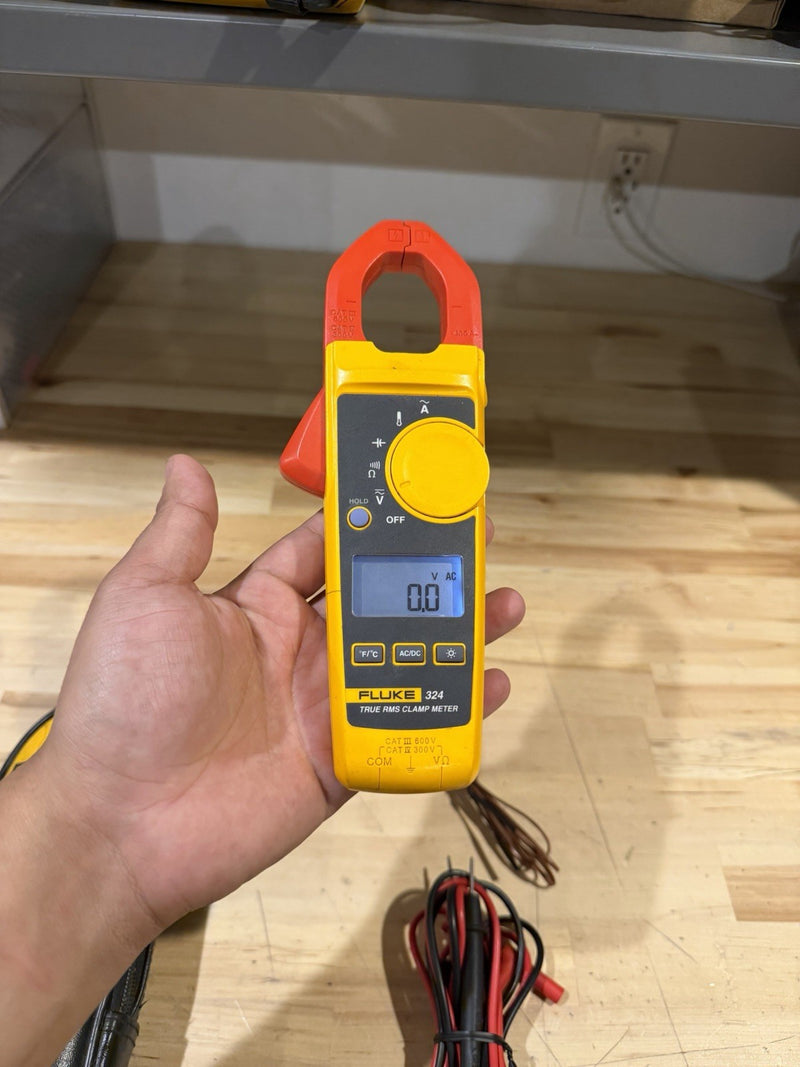 FLUKE 324 TRUE-RMS CLAMP METER W/ LEADS & CASE - SHIPS FAST