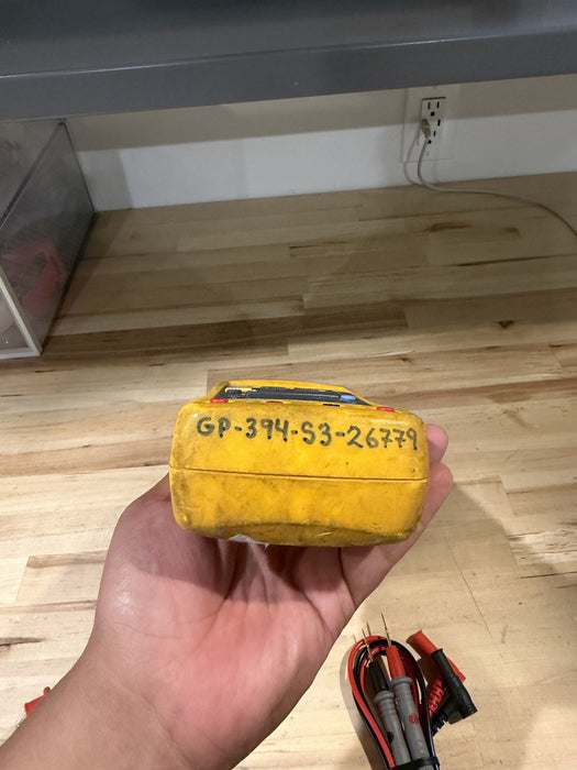 FLUKE 187 TRUE RMS MULTIMETER WITH LEADS & CLIPS