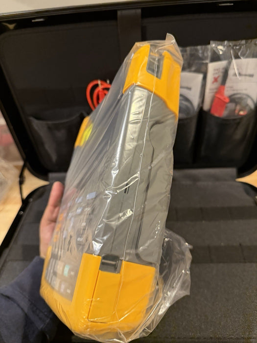 FLUKE 190-062 SCOPEMTER 2CH 60MHZ 625MS/S (NEW FACTORY SEALED) FREE SHIPPING