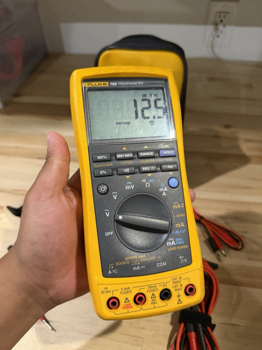 FLUKE 789 PROCESSMETER WITH LEADS & CLIPS TESTED