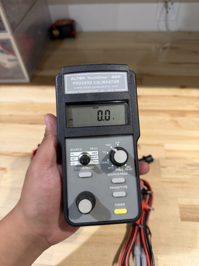 ALTEK TECHCHEK 820 PROCESS CALIBRATOR WITH LEADS & CLIPS TESTED