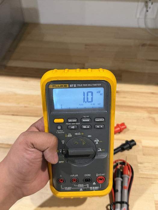 FLUKE 87V TRUE RMS MULTIMETER WITH LEADS TESTED