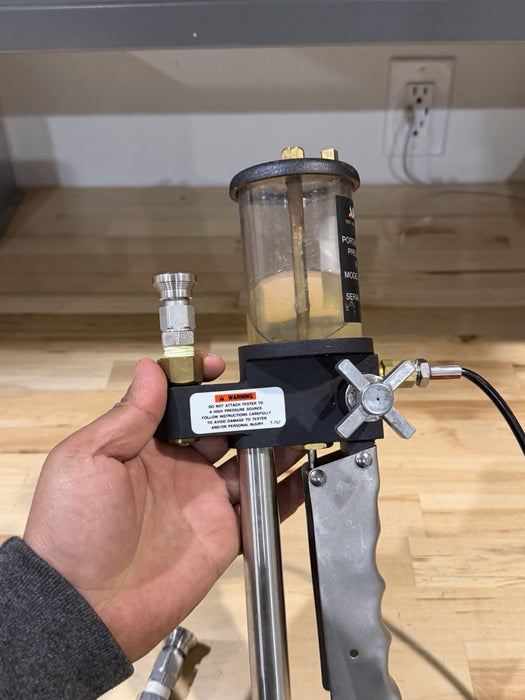 AMETEK T-620 HYDRAULIC PRESSURE TESTER W / HOSE (SHIPS FAST)