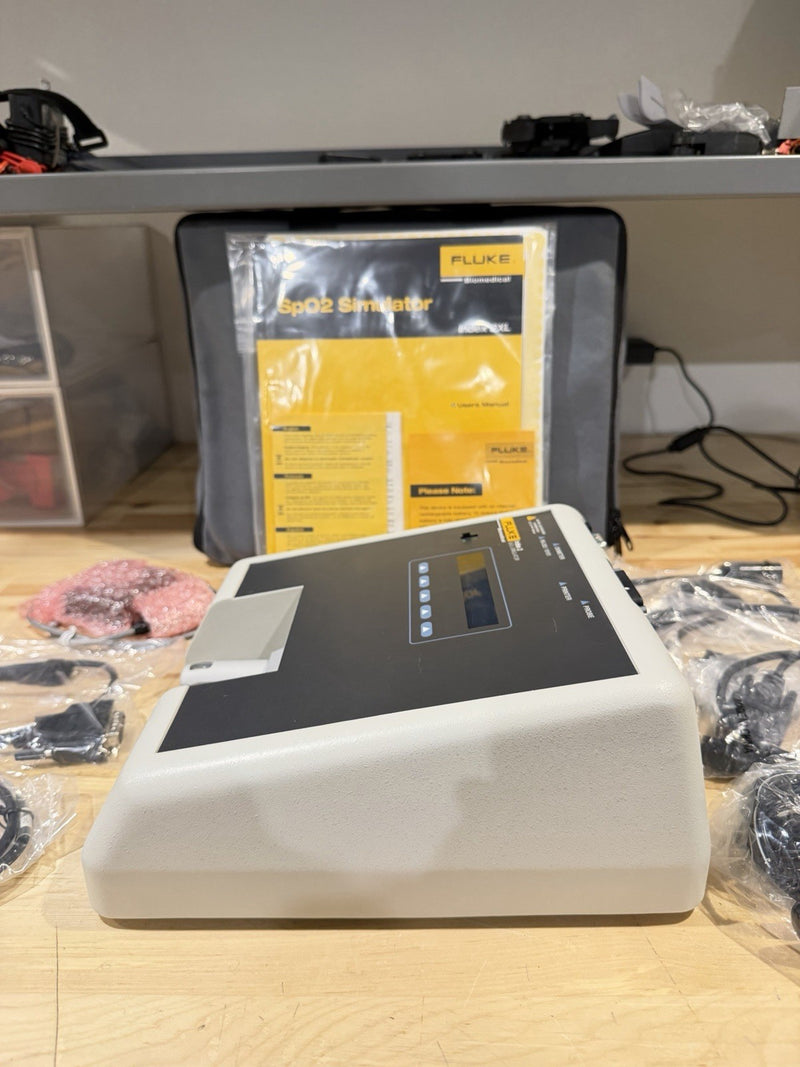 FLUKE INDEX 2 SPO2 SIMULATOR KIT W/ ACCESSORIES (TESTED) SHIPS FREE - NEW