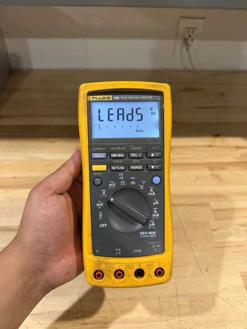 FLUKE 189 TRUE RMS MULTIMETER (PARTS ONLY)  FOR PARTS - SHIPS FAST