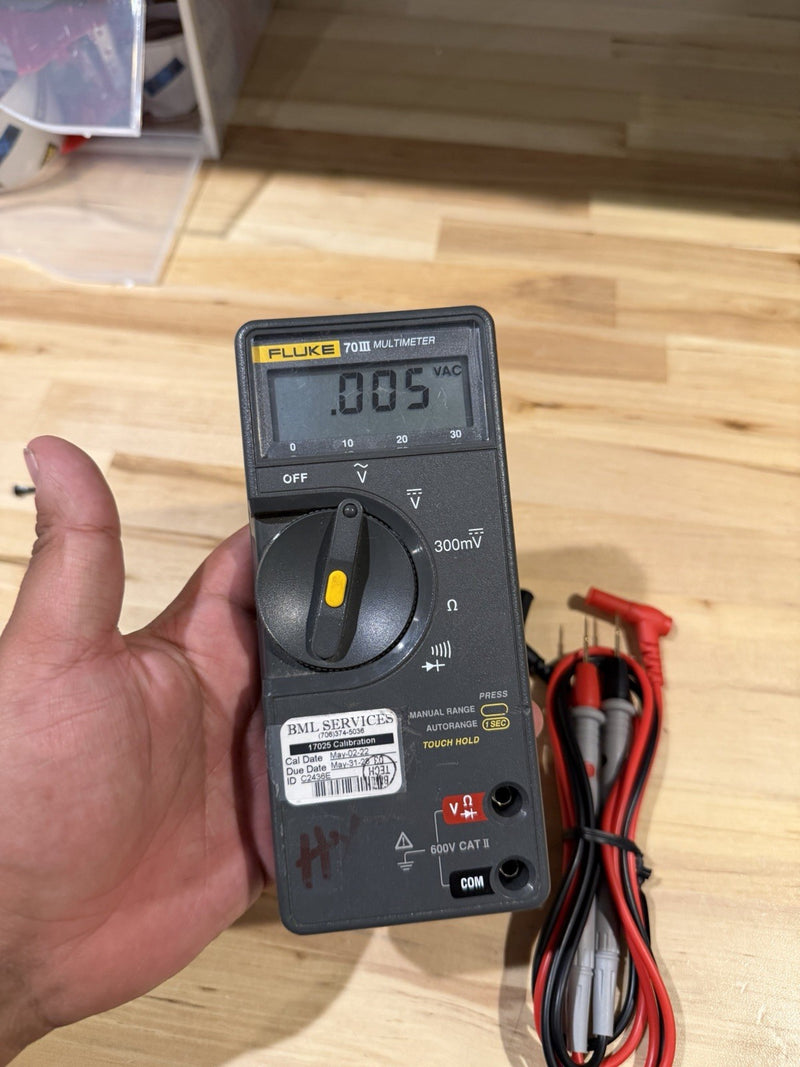 FLUKE 70 III MULTIMETER WITH LEADS TESTED