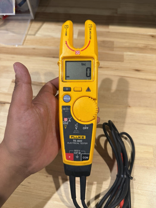 FLUKE T6-600 ELECTRICAL TESTER 600V CAT III (TESTED) SHIPS FAST