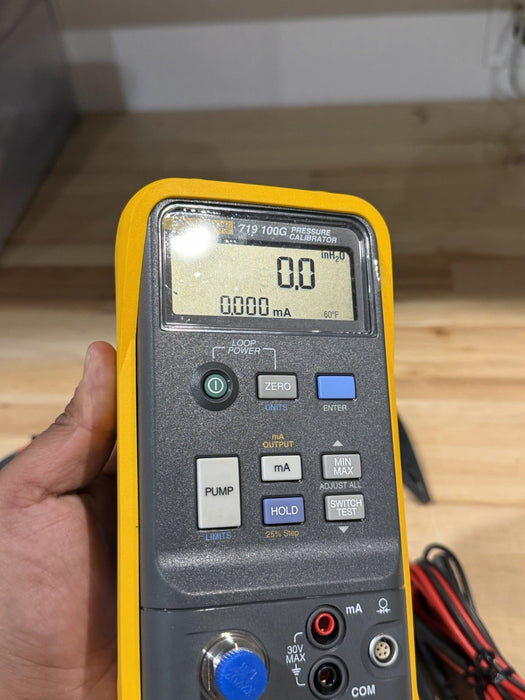FLUKE 719 100G PRESSURE CALIBRATOR W/ LEADS & EXTRAS (TESTED) PERFECT CONDITION