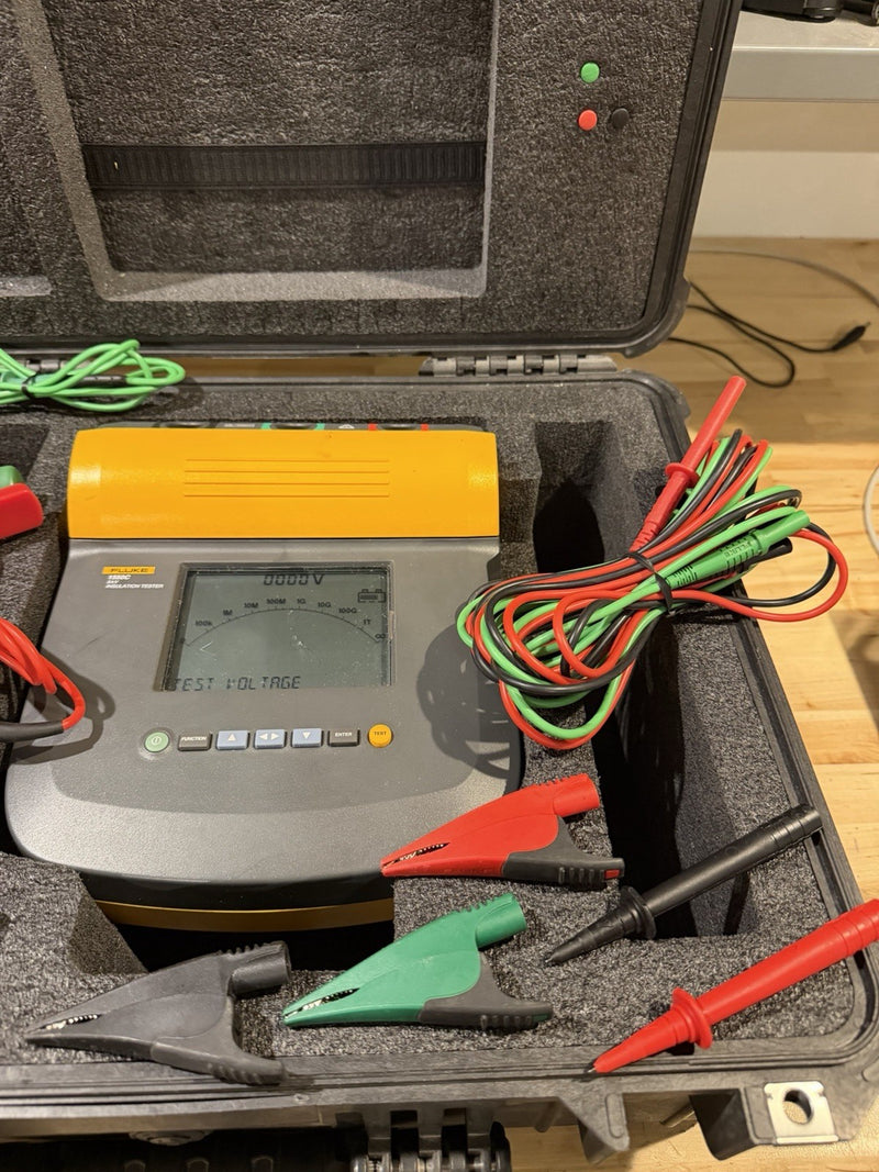 FLUKE 1550C 5KV INSULATION TESTER W LEADS & CASE - FREE SHIPPING