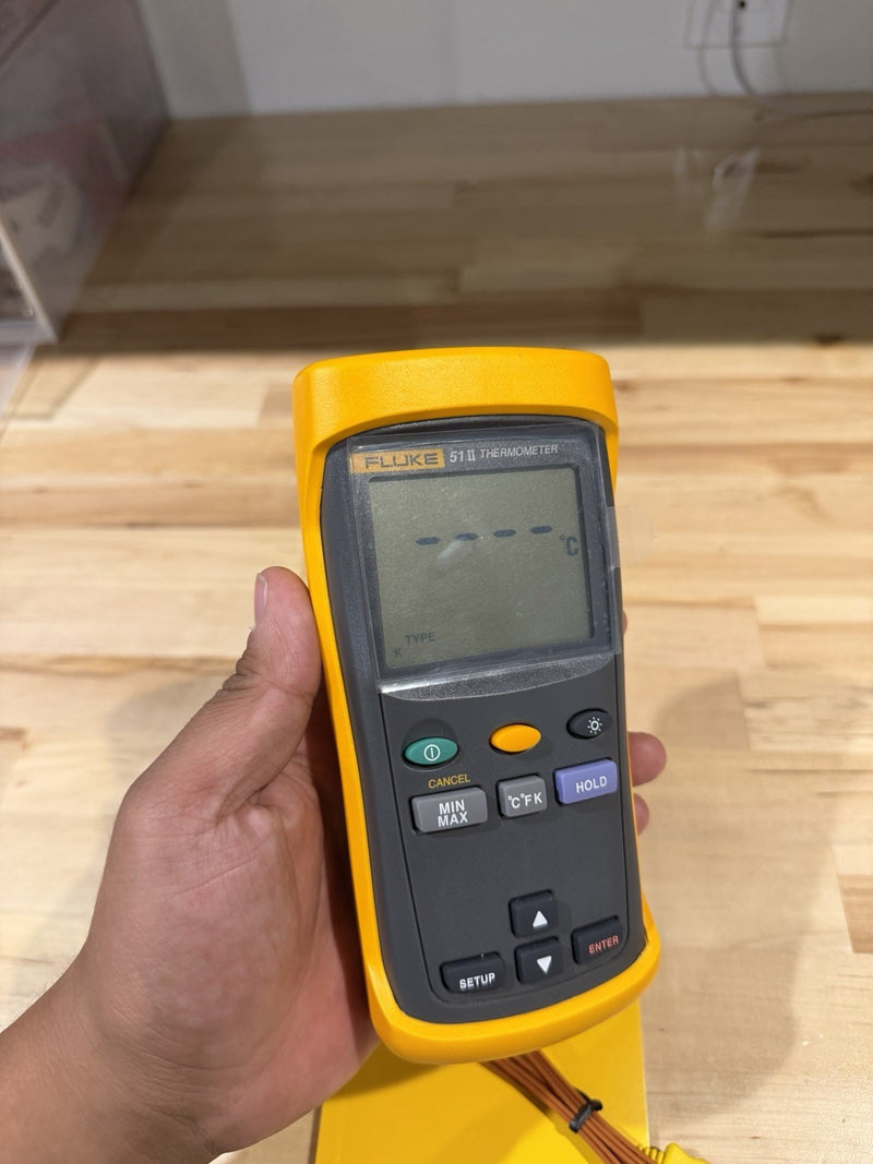 FLUKE 51 II THERMOCOUPLE THERMOMETER WITH PROBE & MANUAL
